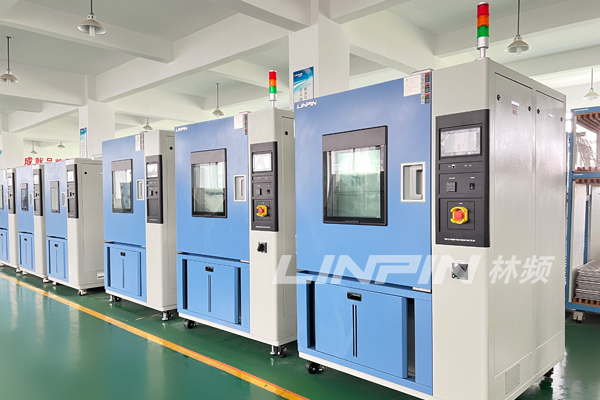 高低溫試驗箱助力產品應對極端溫度挑戰